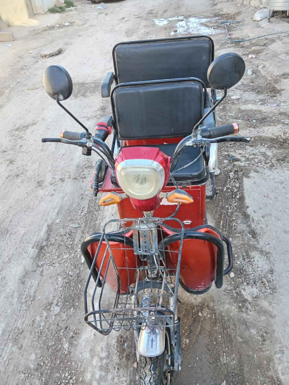 سلام عليكم دراجه للبيع بيها 2 جنط بطاريات صار 4 اشهر من شديتهن جدد سعر 525 بيها مجال ***********
