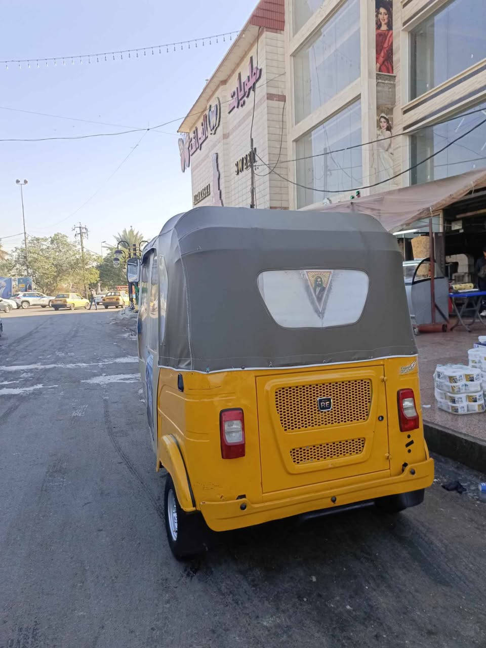 سلام عليكم تكتك موديل 22 شهر 2
مرقمة  تكتك بيها لغد معمرة دوس مكان بغداد جسر ديالى الزعفرنية  سعر 8500 وبيها مجال رقم هاتف ***********
