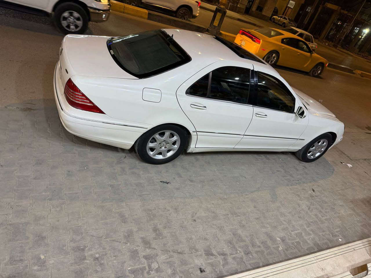 مرسيدس غواصه 2001 رقم بغداد راعيها بلبصره 
مكينه كير تبريد حداديه تخم تاير لايت زنون بلادي 
6 سلندر السياره جاهزه 1/1 للتواصل 
*********** Singapore

