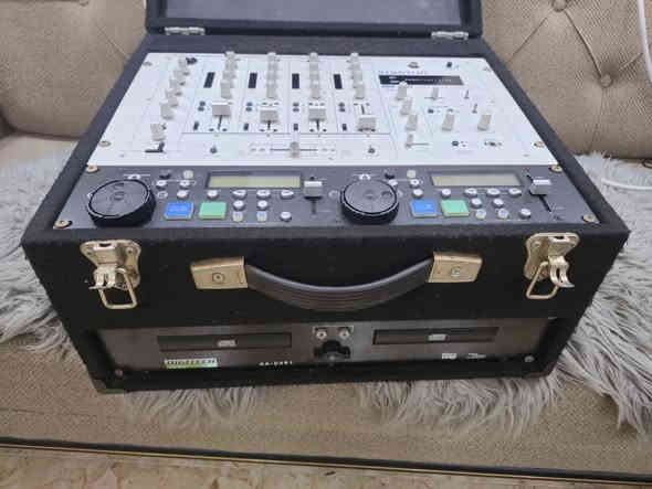 دي جي. مكسر. للبيع. باله استرالي. شغال. حجم كبير. مكاني. سماوه. ***********
