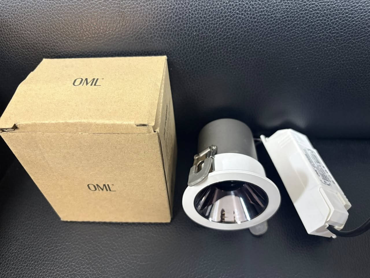 Brand OML spotlight 55 holes, 3000k 4000k large quantity in stock, sold at a discount.


**إذا كنت صاحب هذا الإعلان وتريد حذفه لأي سبب، رجاءا أرسل رسالة إلى الدعم الفني**