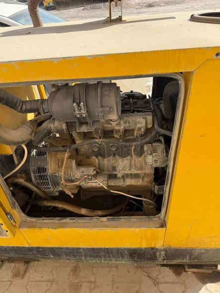 لستر انكليزي 20 كي في
نصيفه وشرط تشغيل حمل كامل مداريها كلش 

سعر 18 ورقه وبيها مجال بصيط مكان النجف 
***********
