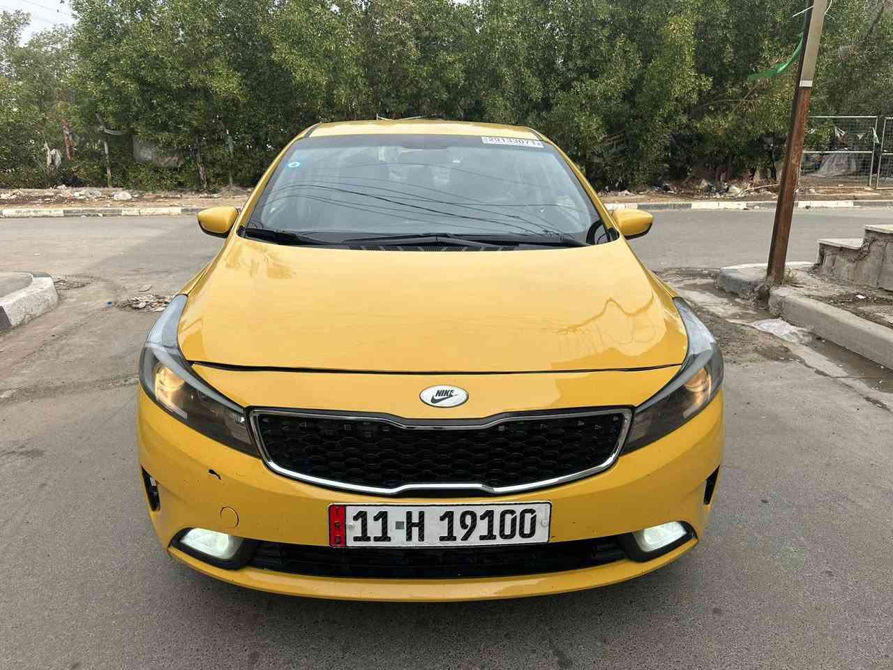 السلام عليكم سياره كيه فورتي موديل 2017وارد امريكي حادث تصليح بل بنيد فقط بدون دواخل محرك 2000دوش مدوشمه فول سياره جاهزه حلوه محرك كير صدر تبريد تخم تاير مكفولة رقم بغداد تحويل مباشر مواصفات نص فول سعر 107$بيه مجال بصيط العنوان بغداد الامين شارع نواب النتصال ***********
