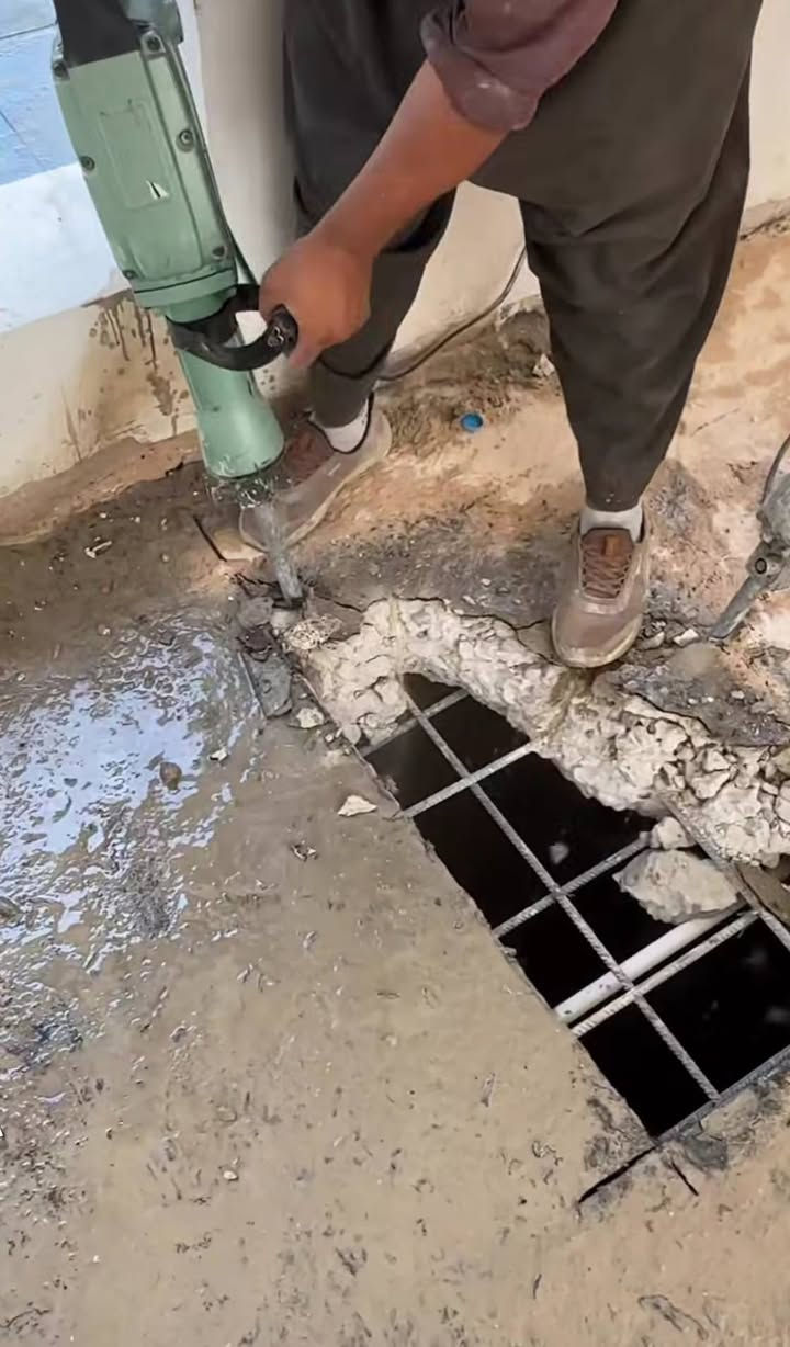 السلام عليكم يوجد كادر عمل صب سطح تصليطه تدخيل السبيس وحدل تفليش البيوت رقم ***********
