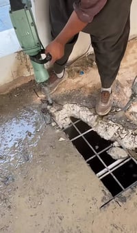 يوجد كادر عمل صب سطح تصليطه تدخيل السبيس وحدل تفليش البيوت رقم 0786092...