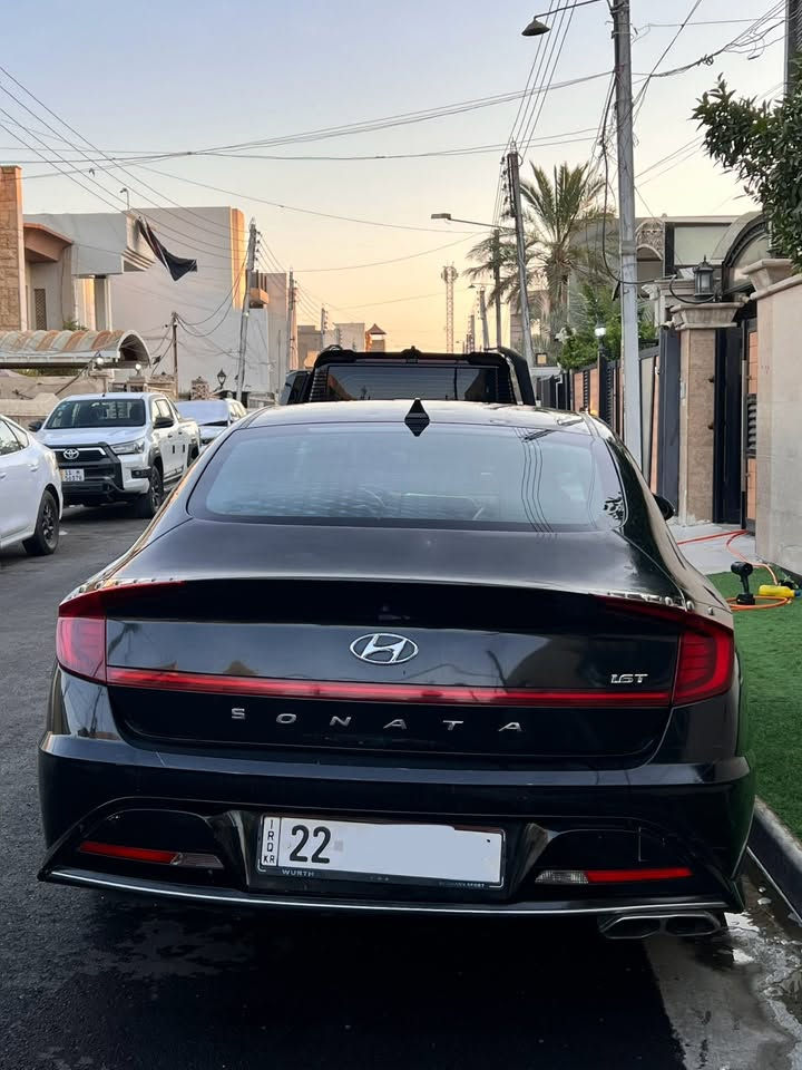 السلام عليكم سوناتا 2021 وار امريكي
مواصفات sel plus 1.6t✈️
شاشة،كامرة خلفية،اوتو هولد،بصمة،تشغيل عن بعد،تبريد قطعتين،شحن لاسلكي،عداد الكتروني،انظمة قيادة،رادارات،دخول ذكي،مانع تصادم  

السيارة فول مواصفات عدا البانوراما
السيارة حادثها صندوك وجاملغ يسرة الصور موجودة
بيها حالوب بالقمارة مثل ما موضح بالصورة وطخطخات بسيطة جدا
رقم اربيل باسمي السيارة شوكت ما تريد احولك 
السعر 136 وبيها مجال بسيط كلش حك الجية
***********
