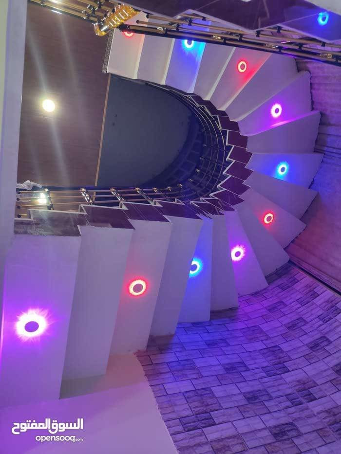 للبيع 
بيت طابقين عدد الغرف 6 عددٍ الصاله 2 مطبخ  ديوانيه هول مجاميع صحيه عدد 3
المساحه 250
ع شارع 8 متر
المكان  حي الملتقى الشرش
***********
