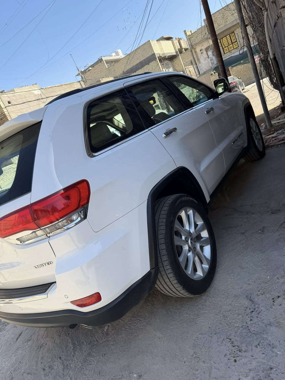 السلام عليكم جيب لمتد بلاص مديل 2017 مكفوله من كلشي  سيارة بسمي تحويل مباشر عنواني بغداد 
***********
