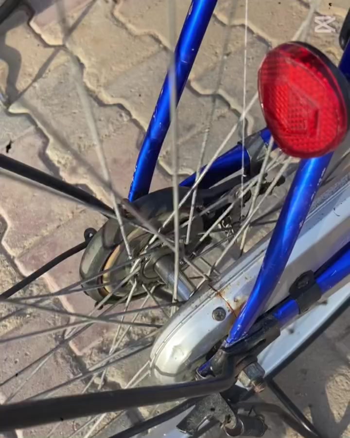 سلام عليكم باسكل البيع حجم 26 مال حاوي لون زرق 💙🚲مكاني ميسان قلعت صالح سعر 105 وبي مجال  حسب جيه ***********ستفسار عليه هاذ رقم بي واتساب
