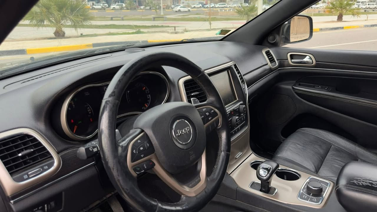 السلام عليكم (ادوات ادوات ادوات )
جيب لاريدو ٢٠١٥ لون اسود دخول جديد 
السياره كفاله كصه وعشائر وانتربول
متوئمه شماليه ارقام وسنويه 
السعر ١١٠ وبيه مجال قليل 
مكان السياره بغداد 
***********
