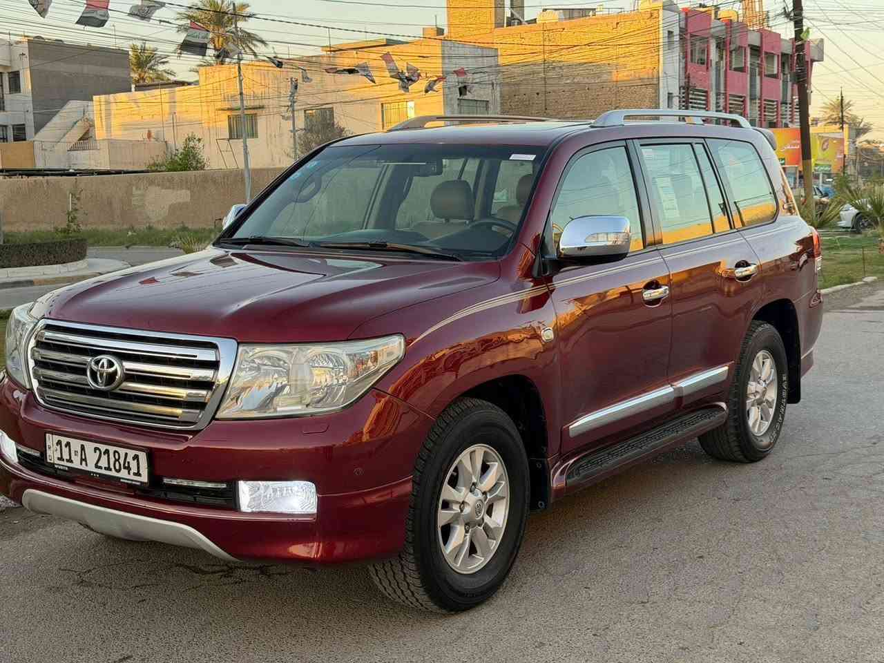 السلام عليكم لاندكروز موديل 2011 ستينيه معروضه 265 وبيه  مجال بسيط بلخير على ياخذه رقم بغداد دولي باسمي  مكينه 6 سلندر غير مفتوحه كير كذالك غير مفتوح  شرط الفحص سياره ماشيه 177 حقيقي شرط الفحص تبريد ثلج صدر امامي خلفي جديد تخم تاير جديد سياره جاهزه كل نقص مابيه مواصفات سياره فول 1/1 سلايت روف بصمة تشغيل  بصمات عدد 2 فور ويل 7 راكب 3 قطع تبريد شاشه كبيره كشنات جلد بقلاوه + كراسي كهرباء سياره بعد بيه هواي مواصفات (((((( سياره بيه ربع البنيد كلير فقط باقي سياره مكفوله ))))) شرط الفحص مكان سياره بغداد الاستفسار *********** خاص مغلق شراي يتصل يالله
