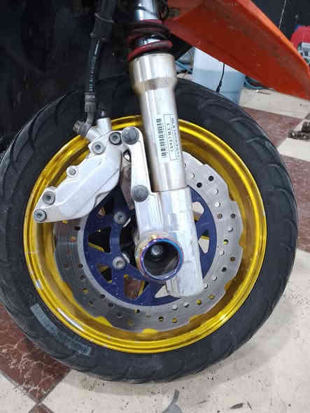 تفصيخ سكنس فحل
زوج ويل جديد وياهن تايرات جدد سعرهن ٨٠
زوج دبل امامي ياباني اصلي ب٤٠
كابريتر قفاز حجم ٣٢ جديده سعره ٣٠
مكينه بوشه ٥٨ شغاله بيها لاستيك ولف سعره ١٢٥
وبعد عندي نواعم ***********
