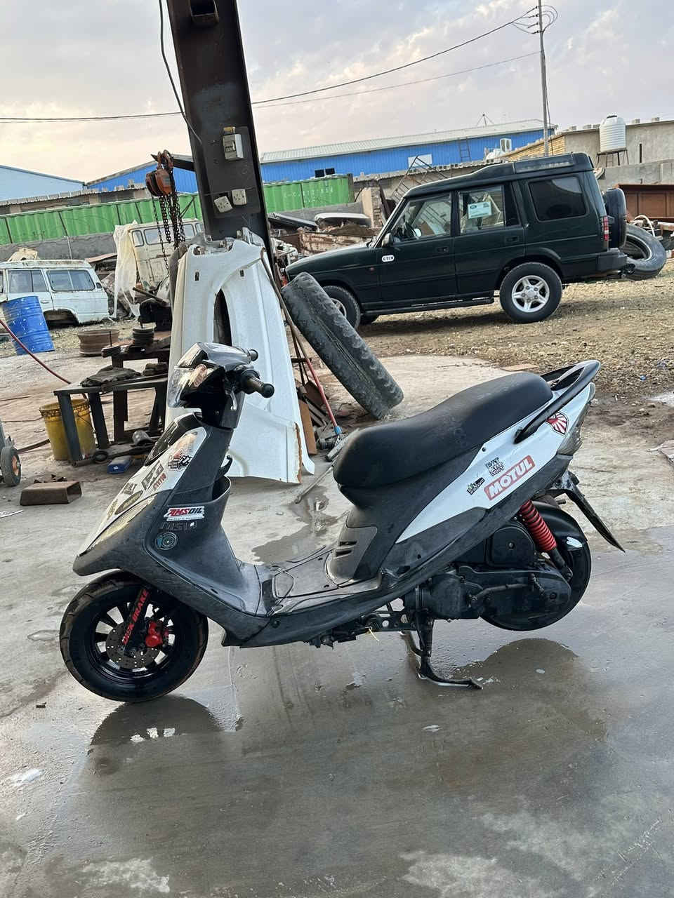 سلام عليكم :دراجة ماكس عدلة للبيع دراجة كلفالة عامة من كل النواحي الداجة بيهة ويالة وبيهة كلجات (fcs)كلشي ما ناقصهة الداجة بعدهة وكالة اوراقهة كاملة وبيهة منفيس مكاني عمارة                                                    وهاذة رقمي:(***********)
