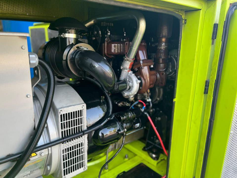 تحيه طيبه
مولد بيركنز انكليزي 🇬🇧
القدره   3بستم سوبر 
التوليد 50kv ستامفورد انكليزي 🇬🇧
نوع الكاتم     جين باور نسبه الكتم %90
خزان وقود ⛽️ سعه 150L
مع سستم برودكشن كامل للحمايه 
للاستفسار 
***********
***********
