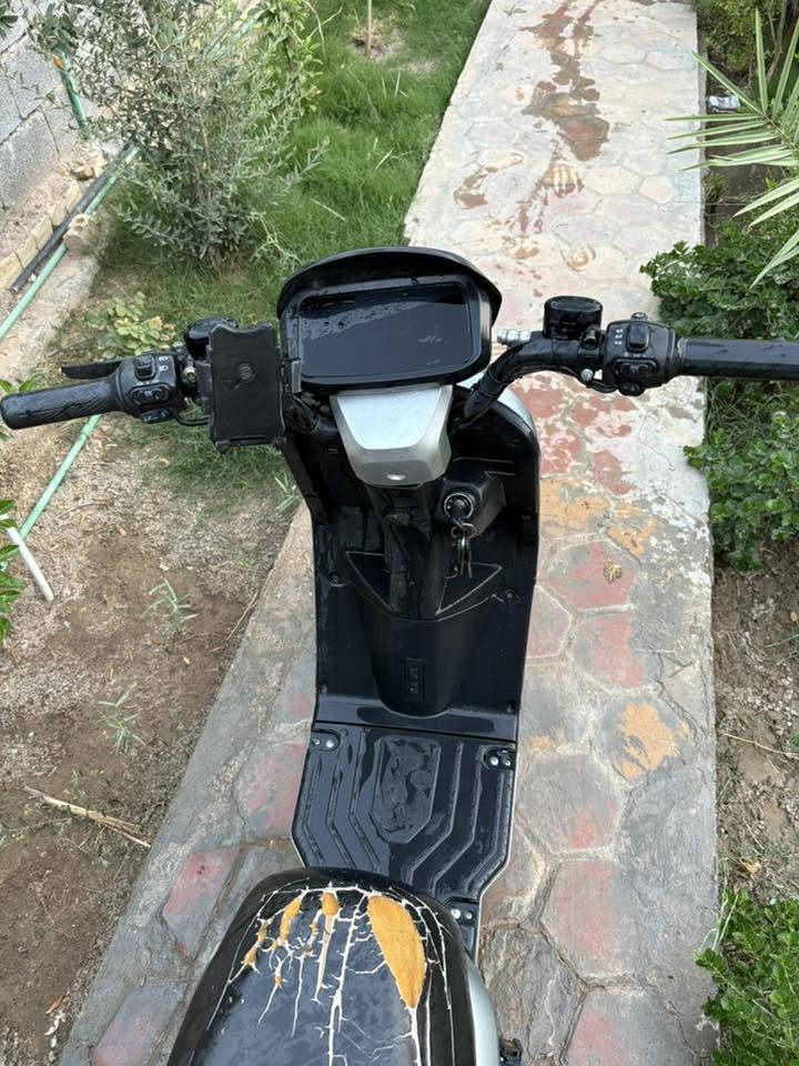 سلام عليكم بايسكل شحن rayan r900
للبيع
التفاصيل موضحة بالصور
ملاحظة ( البايسكل  بدون بطاريات)
الملف والعقل سليمات وبحالة جيدة
السعر 200وبي مجال 
التواصل مع الرقم
***********
