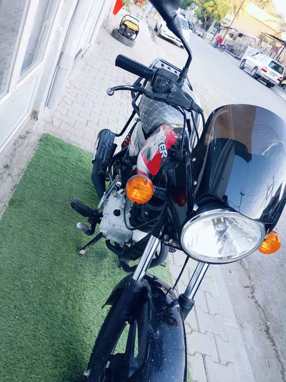 سلام عليكم دراجه بوكسر موديل ٢٢ مرقم رقم ديالئ سنويه ولوحه انكليزي تحويل ابنفس اليوم دراجه جديده بمعنئ الكلمه  الشراي يتصل *********** مكاني ديالئ بعقوبه
