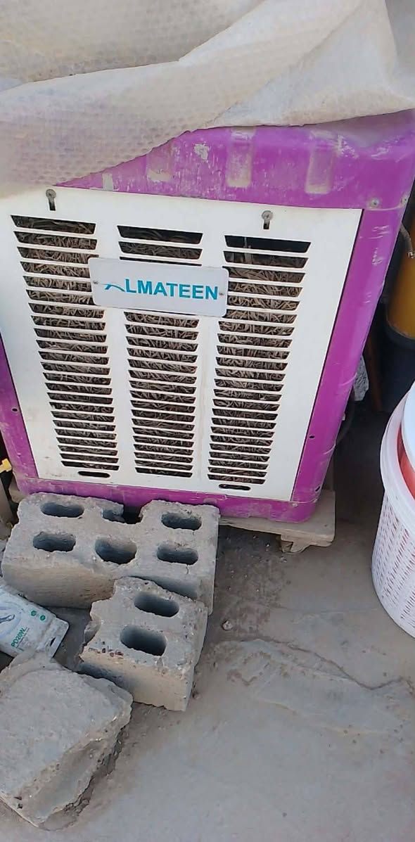 السلام عليكم مجموعه اغراض للبيع  رقم الهاتف ***********
