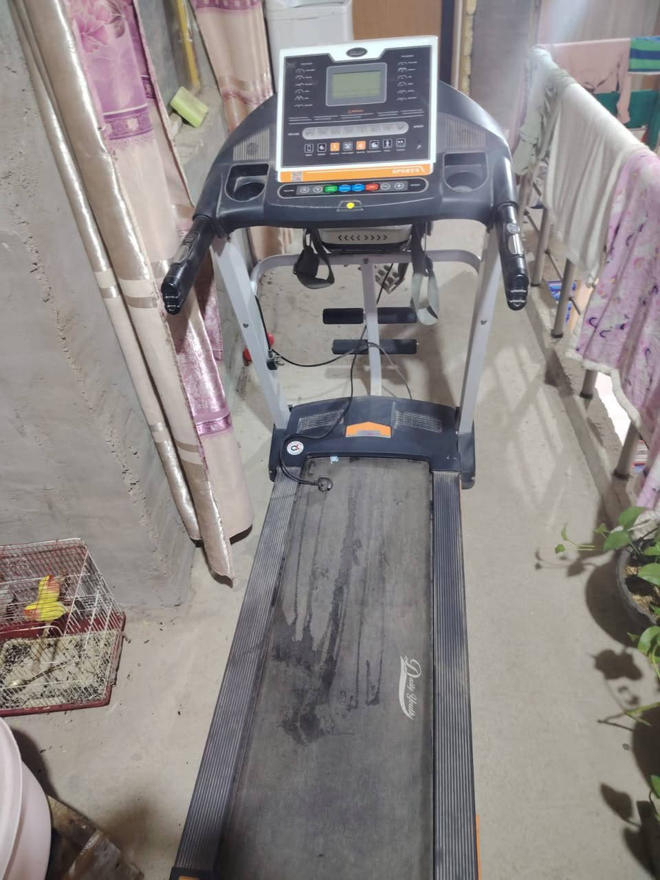 ابلازمه نوعيتها جبسون سعرها ١٠٠او نضيفه أو جهاز جري سعره ٢٥٠ أو بيه مجال الاستفسار على هاذا الرقم ***********
