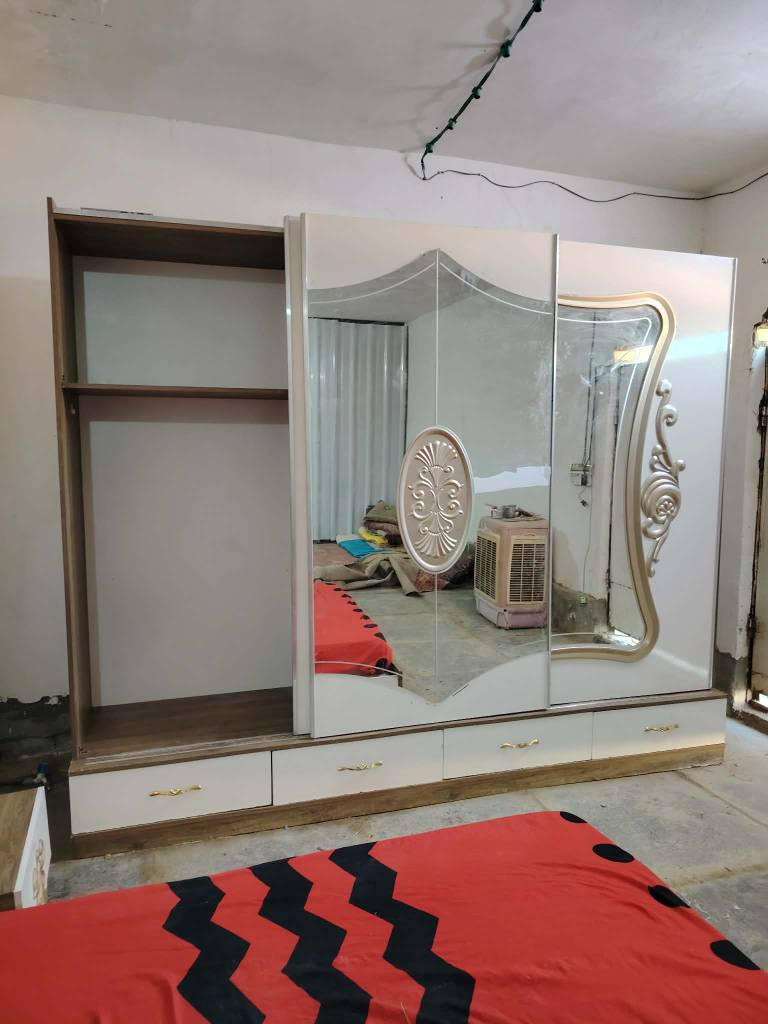 غرفه تركي ضخمه اخت. الجديد كامله تركي اصلي ثقيل المكان ديوانيه *********** بي وتساب ديوانية, القادسية
