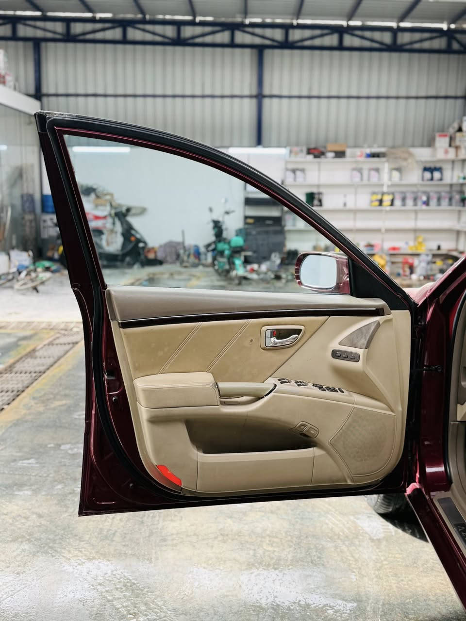 السلام عليكم
للبيع فقط 
هونداي ازيرا 
موديل 2009 
وارد خليجي 
محرك 3300 مكفول 
كير رياضي مكفول 
رقم بغداد بسمي 
سنويه نافذه قبل ايام 
سلايد روڤ جام 
داخل جلد كشنات كهرباء ميموري 
سترين كهرباء 
تحكم ستيرن صوبين 
تبريد بيانو شاشه ايباد 
كامره دواره 
حساس خلفي 
جام كهرباء 
مرايات كهرباء 
مع اشاره مري
تخم تاير جديد تركي 
باتري جديد 
حادثه جاملغ امامي ايمن والبنيد بدون شواصي الجاملغ الخلفي الايمن سطحيه 
بيه قطع صبغ ابيع حزام 
مكاني نجف 
السعر 90$ 
للاتصال ***********
