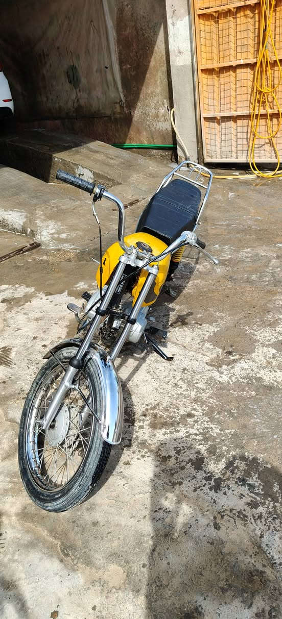 سلام عليكم  شباب  دزاجه اوراق لبيع  اوراق اصوليه  مكاني نجف حي القادسيه  سعر 550 وبيهه مجال  ***********
