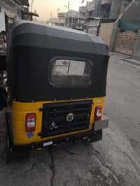 تكتك للبيع الموديل 18 شهر ل 11 بأسمي تكتك بلاديه رقم بغداد مشروع وطني ...