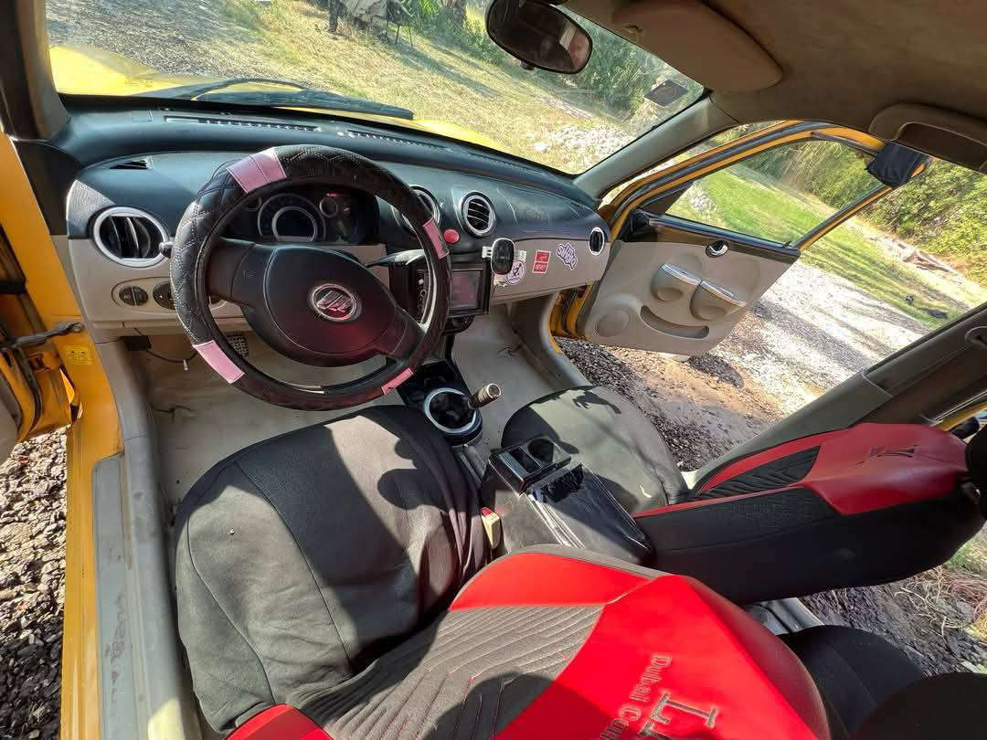 للبيع ليفان 320 موديل 2012 كير ومحرك خير من الله تبريد شغال حداديه تخم تاير جديد رقم انكليزي بسمنه مصفره هيئه وغرامات السياره جاهزه السعر 27 ورقه وبيها مجال بسيط ***********
