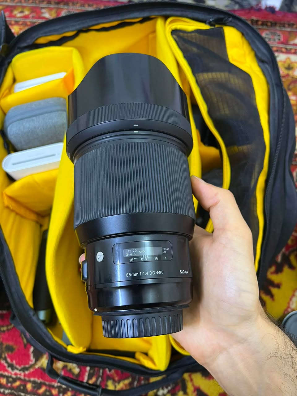 📸 للبيع | Canon M50 Mark II
كاميرا بحالة جيدة جدًا وتعمل بكفاءة عالية، مناسبة للتصوير وصناعة المحتوى.

المواصفات والمرفقات:

✅ كاميرا Canon M50 Mark II ( أمازون – بدون الكارتون).
✅ تم تبديل الشتر بشتر Canonالاصلي .
✅ حساس مكطوم، والسماعة لا تعمل، ولا يؤثر ذلك على أداء الكاميرا، وجميع وظائفها تعمل بكفاءة 100%.
✅ العدسة الأصلية (Kit Lens).
✅ عدسة Sigma 16mm نوع m
✅ عدسة Sigma 85mm.نوع f
✅ 3 بطاريات.
✅ شاحن.
✅ كارت ذاكرة.

📌 ضمان فحص لمدة 24 ساعة للتأكد من مطابقة الجهاز للوصف وعمله عند الاستلام، ولا يشمل الاسترجاع بعد الاستخدام أو تغيير الرأي.

📌 بيع الكاميرا اولاً ومن ثم العدسات .

💰 السعر: على الخاص.


**إذا كنت صاحب هذا الإعلان وتريد حذفه لأي سبب، رجاءا أرسل رسالة إلى الدعم الفني**