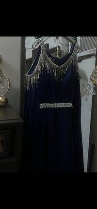 مقاس XL • قماش حرير • لبسته مرة