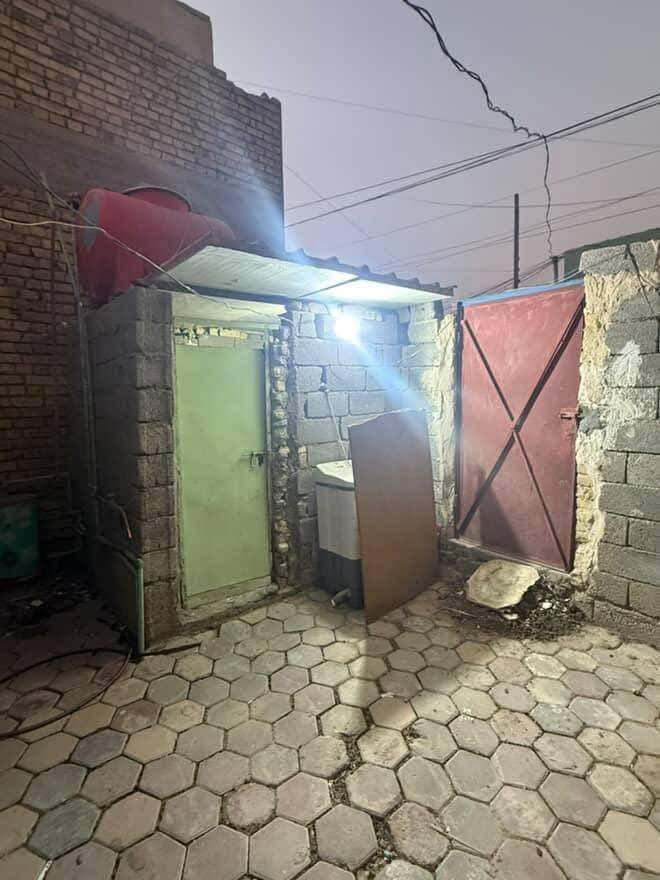 بيت للبيع ١٢٥م بحي الحكيم نزله الشهيد نزار بشارع جامع عرض الشارع ١٠م سعره ١٣ وبي مجال بسيط الشراي يراسلني ***********
