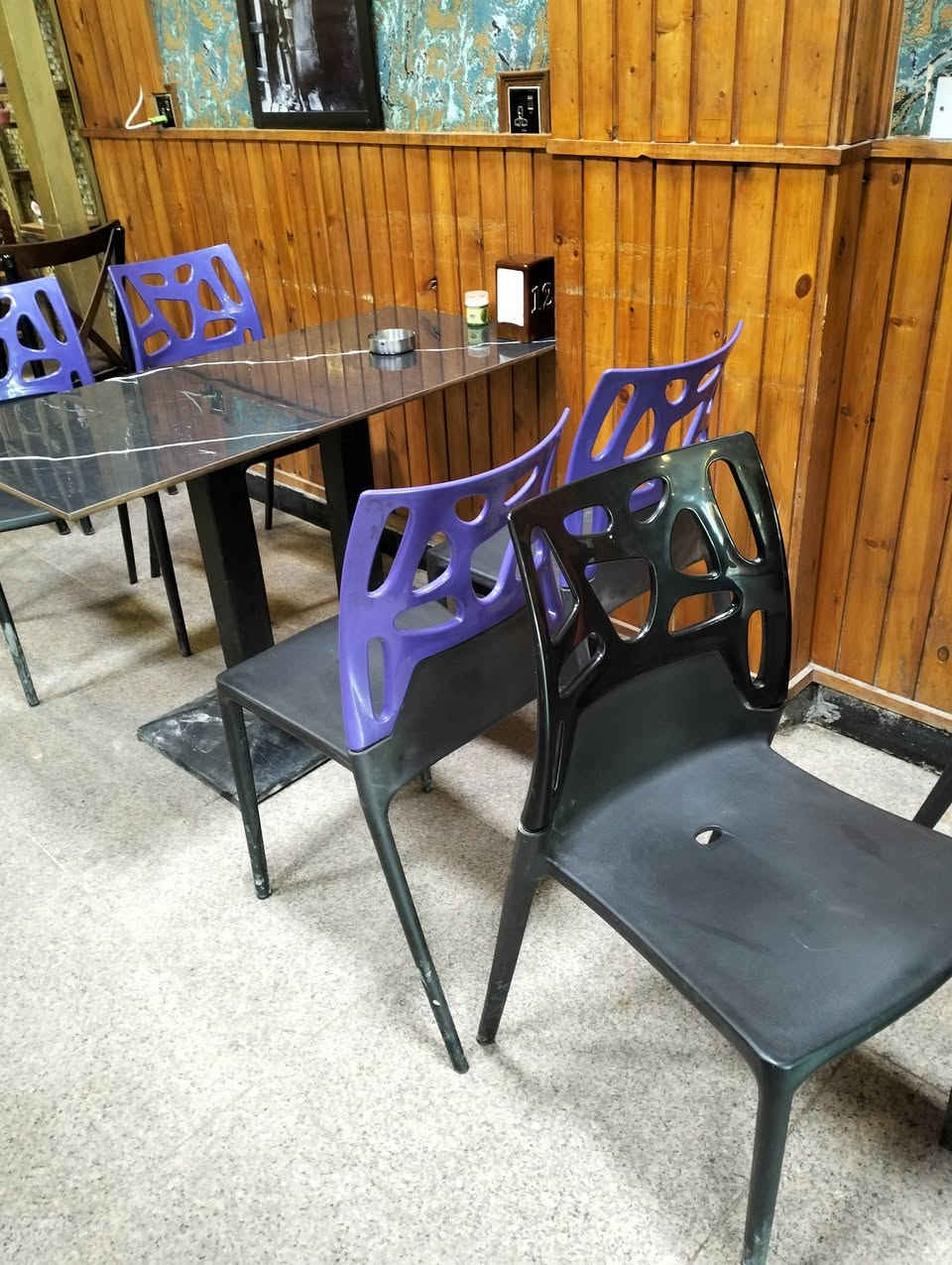 السلام عليكم 

كراسي  مستعملات للبيع العدد 50 نضيفات كلش قبل شهر اخذتهن عضم عاج الموقع بغداد شارع فلسطين للاستفسار

***********
