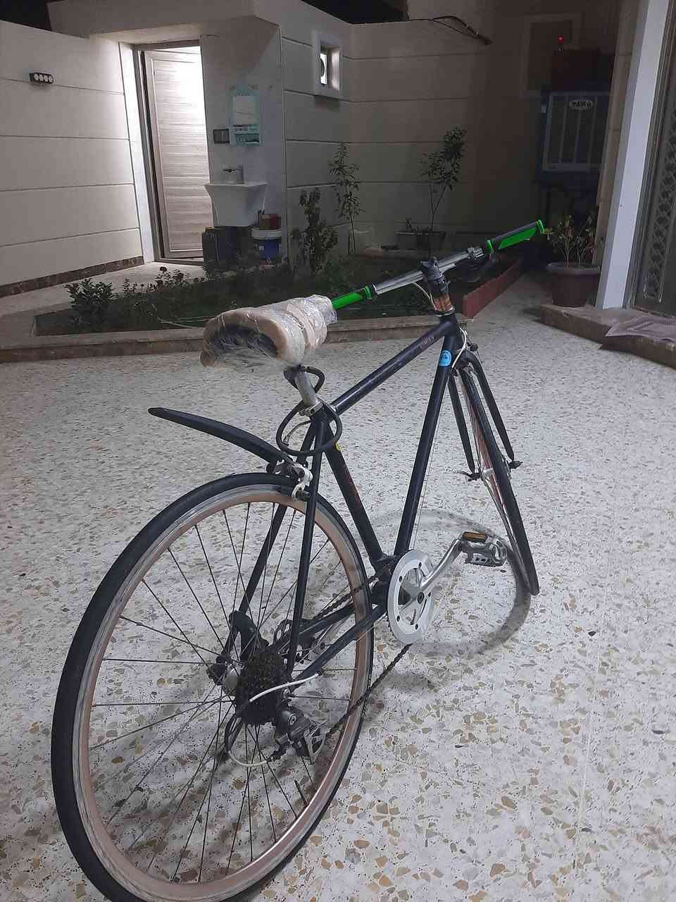 سلام عليكم بايسكل للبيع 
نضيف جداً 
بريكات شغاله 
كير شغال
السعر ٩٥الف وبي مجال قليل جداً
مكاني المحموديه حي العسكري 
تواصل على هاذه الرقم وبي واتساب
***********
