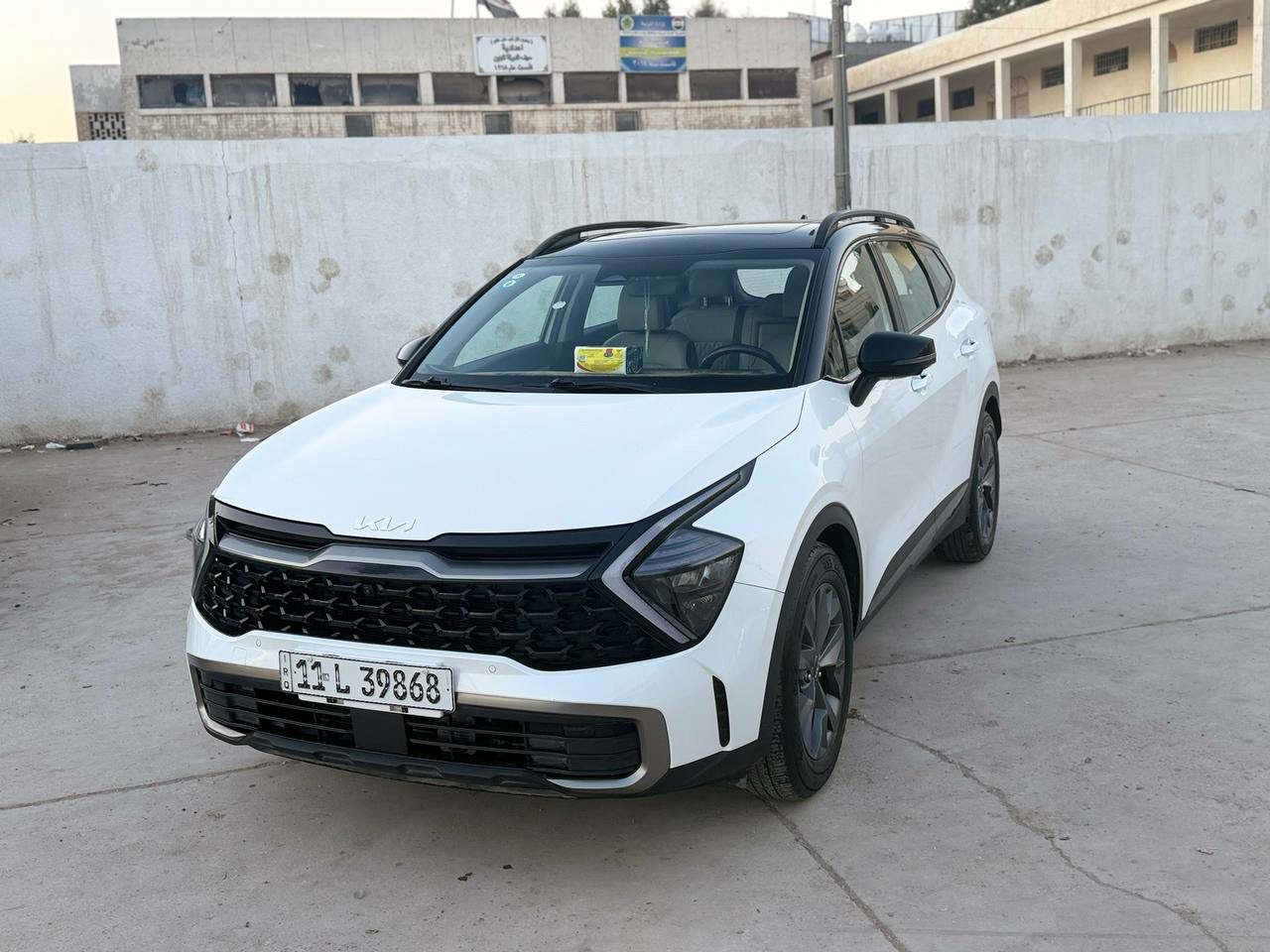 السلام عليكم
كيا سبورتج هايبرد 
وبانزين موديل 2022
خليجي بدون حادث 
كفاله من كلشي. وبيها 3رصعات بلجاملغ الخلفي 
فول مواصفات 
ماشيه 22الف كيلو 
رقم بغداد الجديد 
مكان السياره بغداد الشالجيه 
***********
