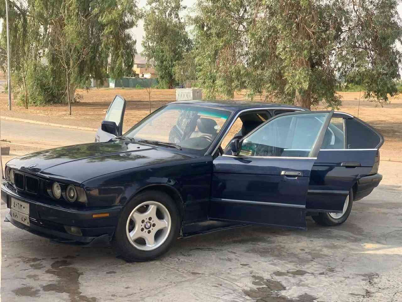 بيع مستعجل وماكو هيجي 40وبيهه مجال  بي ام 525موديل 91 كبس ديجتال طخم كلو جديد تبريد شغال بس ناقصو قايش رقم دهوك بسمي جديد رقمهه مكينه 25اصل وفصل كير عادي والسياره بل واقع احله من الصور ***********

