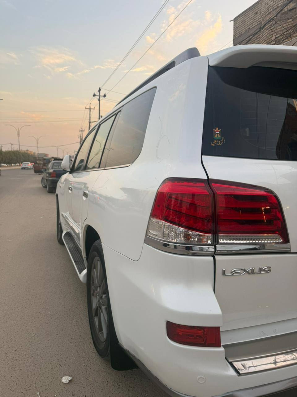 السلام عليكم 
لكزز موديل 2011
سبورت 
فول 
5700
ماشيه 379
سنويه لسنه 2030
البنيد صبغ والدعاميه والباقي كفاله بدون ضربه اوشخط او خدوش 
السعر 350 وبيها مجال بسيط 
العنوان الفلوجه حي العسكري
للاستفسار ***********
