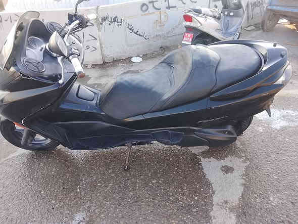 السلام عليكم فورزا صفر عشره كلشي شغال بيها مكينه جديده قبل ١٥يوم شادها كلوب بالجنطه ستان صفح صالنصه بلاديه امبيثري شغال مرايات البلادي بيه نقص استان تعليك وتريشه صفحه الاستان الصفح السعر مليون و600 وبيها مجال الشراي يراسلني وتدلل المكان القرنه النعيم بني منصور ***********
