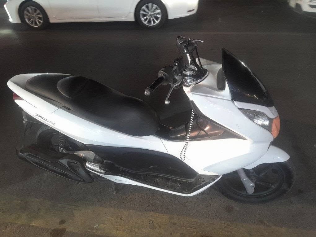 السلام عليكم pcx جيل اول ياباني مكفوله كفاله عامه لوك مكينه 150 برغي ممفتوح بيه  مال حاويه دراجه تتعب تكول جديد حساس ازدحام حساس ستان كله شغال ماشي ٣٥ حقيقي السعر مليون و١٥٠ وبيه مجال العنوان بغداد  الكاظميه المقدسه الهاتف ***********
