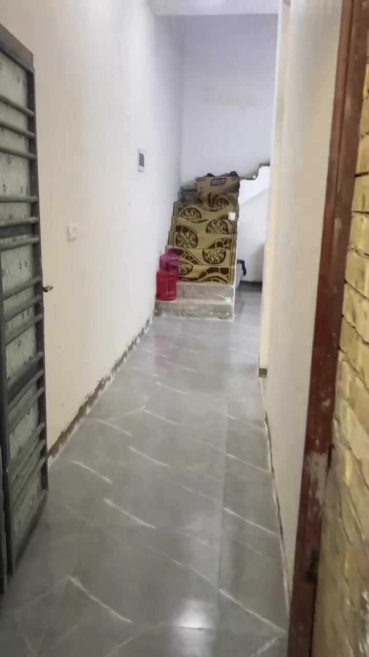 سلام عليكم بيت للبيع في حي النصر حي دجله البيت مساحه 100نزال 20 واجه 6 البيت سند 25 السعر 53 رقم الهاتف ***********
