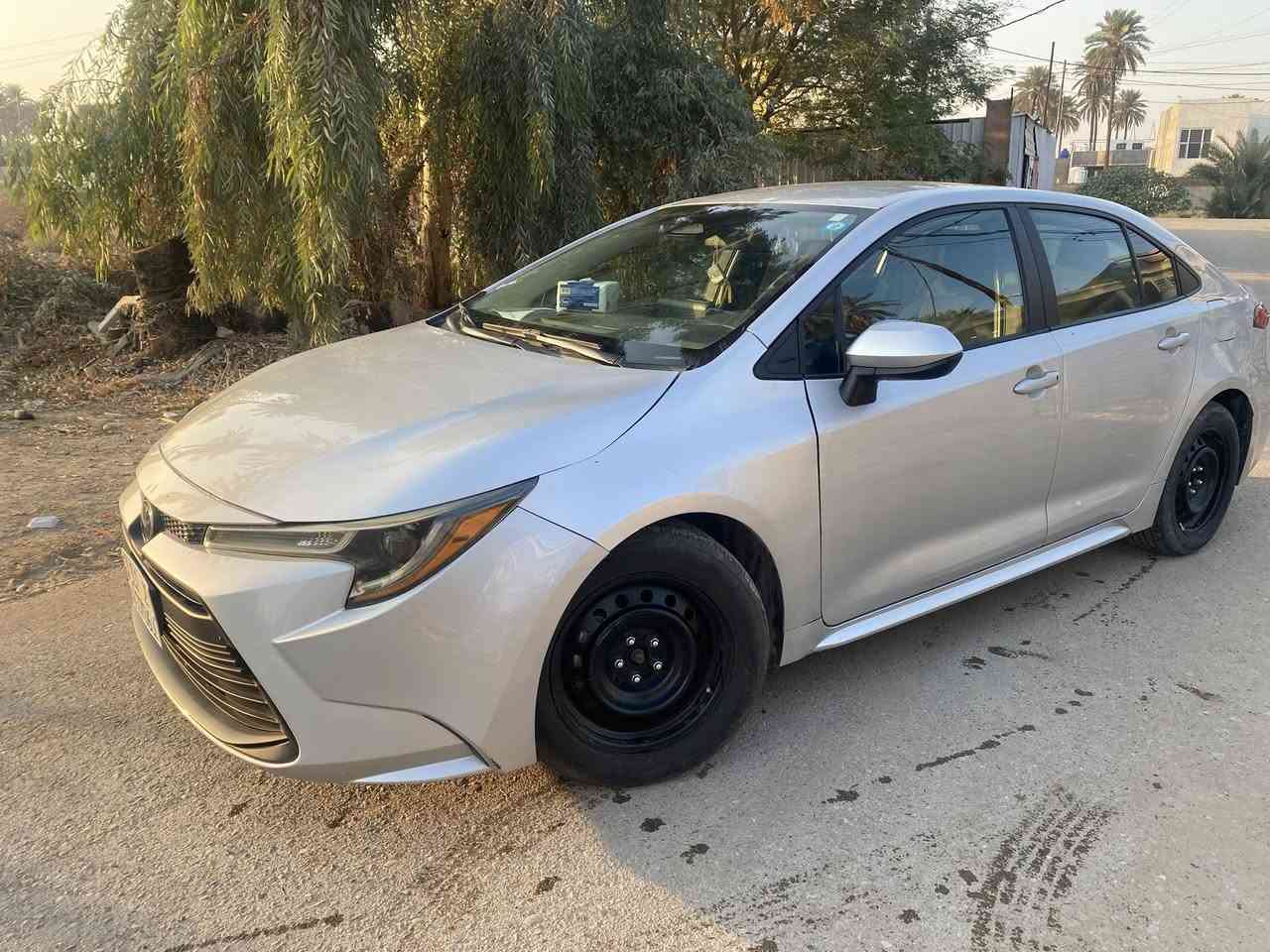 سلام عليكم
تويوتا كورلا فئة LE 

موديل 2023 

رقم بغداد الدولي

بدون ايرباك 

ماشية ١٨  ألف 

مواصفات الLE معروفة 

شاشة كاربلاي 

كامرة خلفية 

فول تحكم ستيرن

هندبريك اوتو دكمة

اربع جام اوتو 

رادار توقف ذاتي 

محرك ٢٠٠٠ بانزين

السعر 153 و بي مجال بسيط 

حادثها كما موضح بالصور وهنا بغداد صار بيه شوية بارد باب السائق والسونار مرفق مع الصور للاستفسار 

***********
