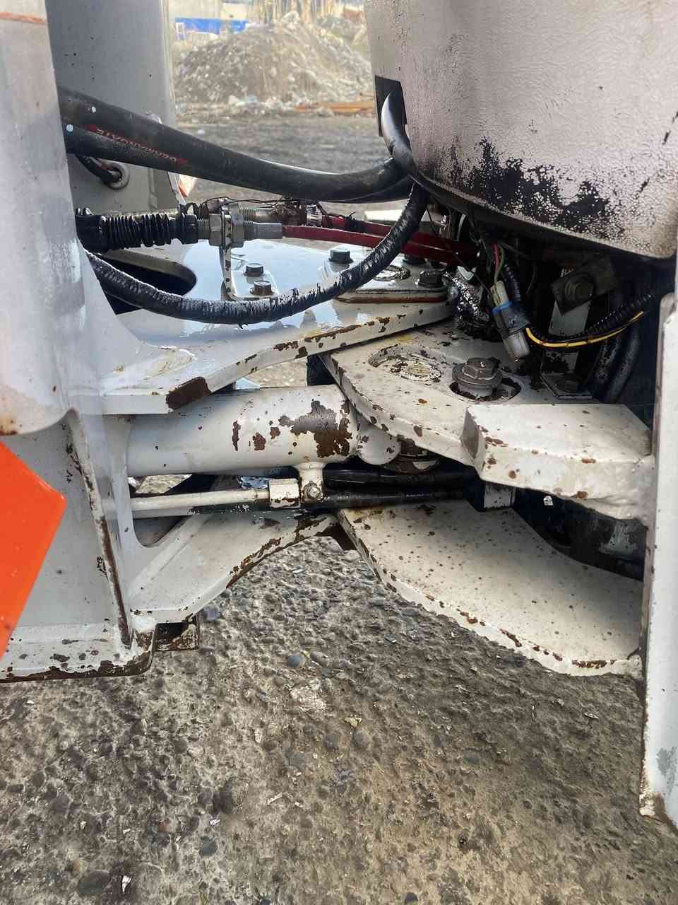 السلام عليكم
شفل كوماتسو للبيع حجم 20 
‏  4X4 موديل 2002 
 مكفول مامفتوح برغي شرط ع وضع شركة 
ويا كيلة ثانية للخباطة
تايرات جدد
كهربائيات كله شغاله ماتصرف عليي جاهز للعمل
عنوان موصل 
رقم *********** واتساب
