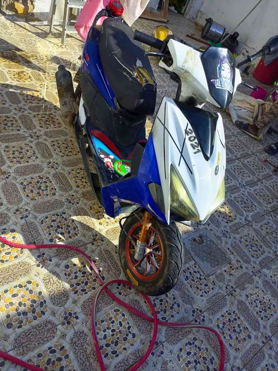 دراجه لبيع جاهزه من كلشي تايرات جدد باتىي جديد  سلف نكىره السعر ميه وخمسين وبيه مجال ***********
