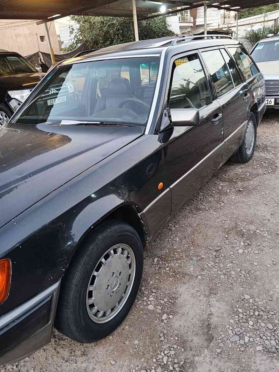 مارسدس E300
مكينة 6 بلادي
صبغ عام جماليه
رقم بغداد انكليزي 
مكينه كير كفاله
تخم تاير
صدرهة خير من اللة 
كهربائيات كله شغاله

مكانه ديالى جديدة الشط

سعر 45 

***********

