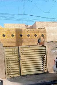 بيت للبيع (حي الجوادين خلف الشارع العام لجسر الخطيب مباشرتا)  على شكل ...