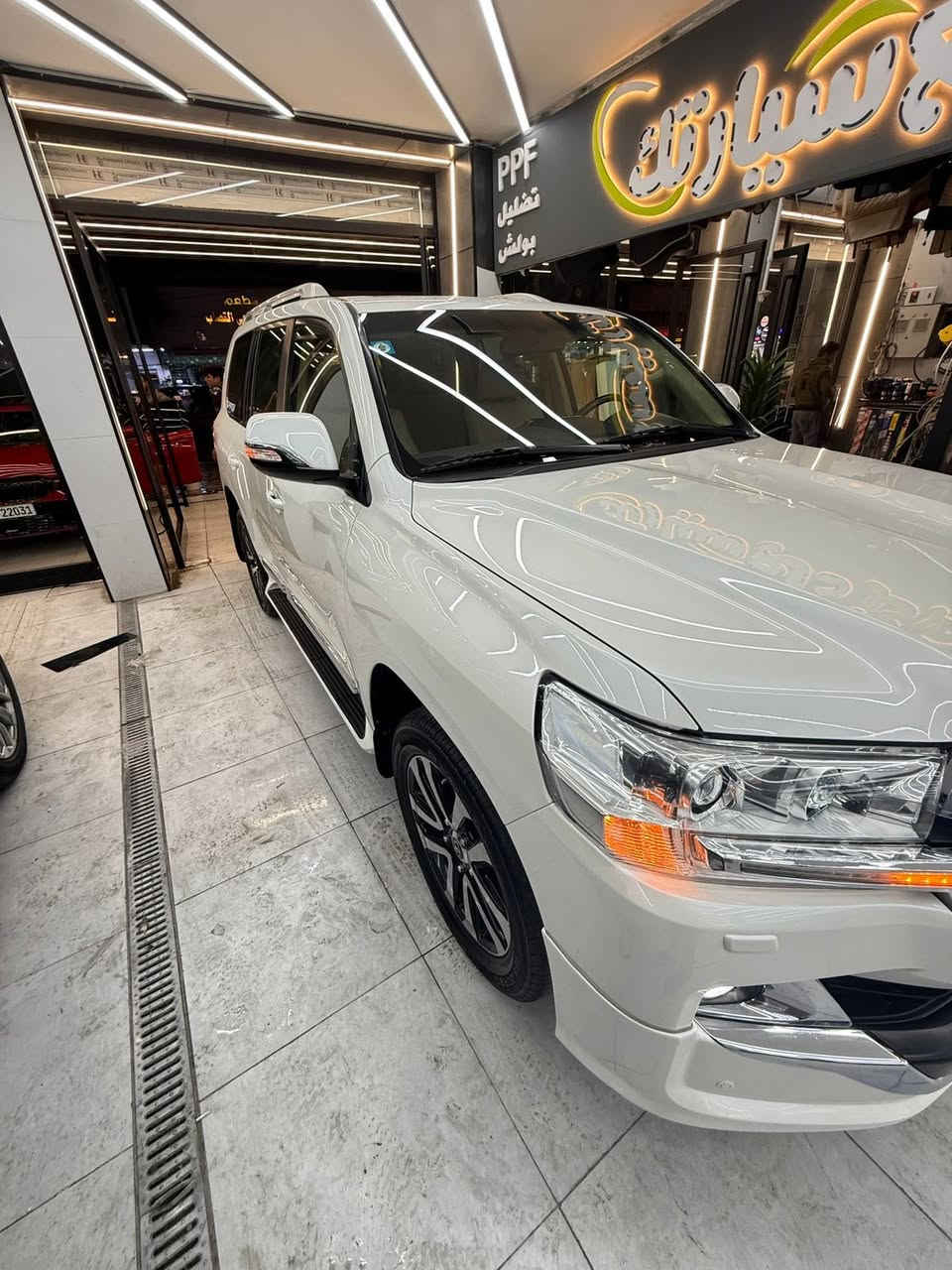 سلام عليكم لاند كروز 16 كفاله عامه من دعاميه الدعاميه سياره ابويم اصلي كفاله عامه من كلشي مكفول حته براغي مستعجل على البيعه ولد محتاج فلوسه متوازي انتصل ***********
