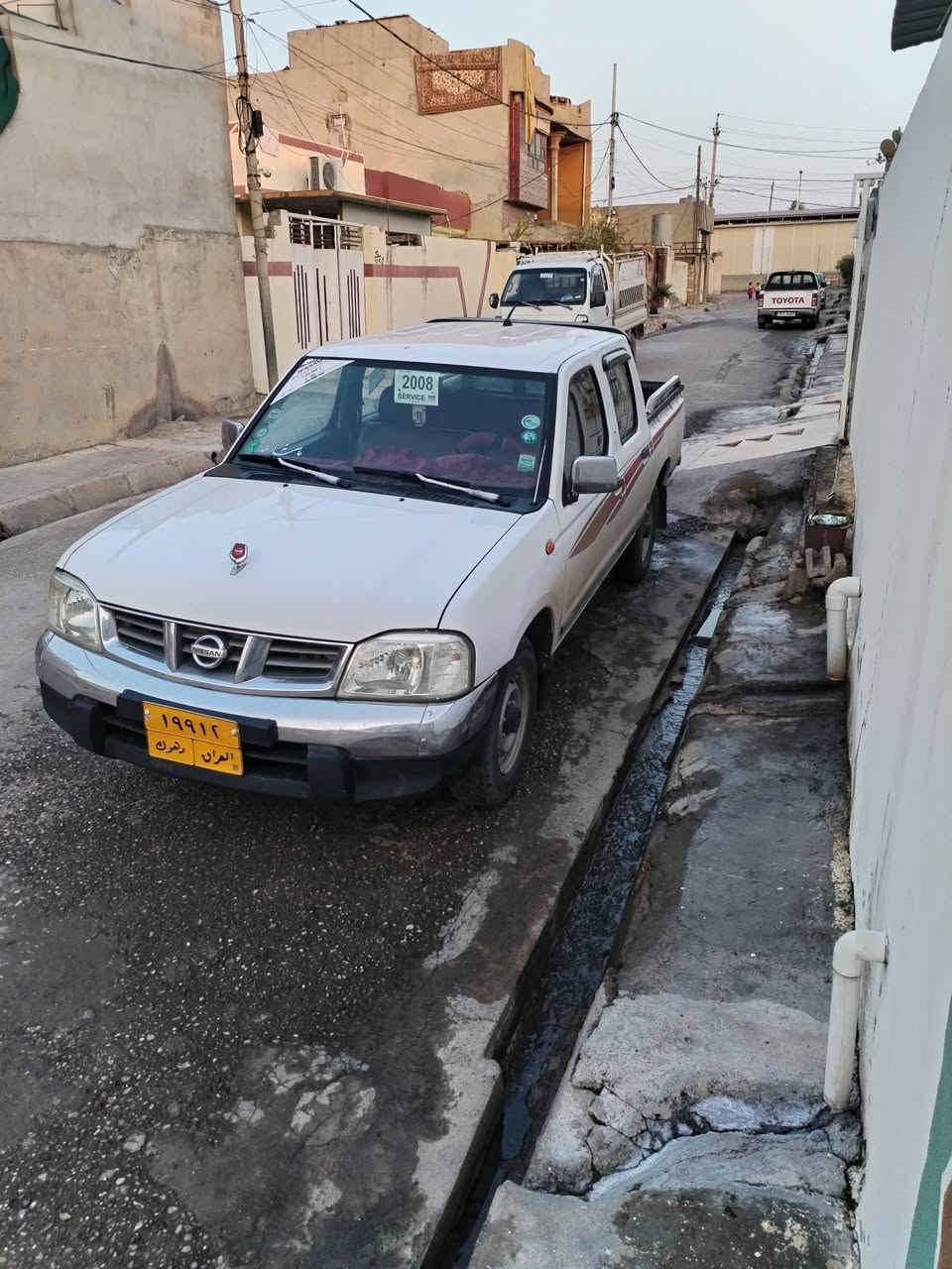بيكم نيسان موديل ٢٠٠٨ رقم ادهوك سنويه بعدسنه تصقط سياره بدون صبق بيها بارد بيها باردمكانين شي قليل حيل محرك بدون صرف وله بخار دوشمه جديده السياره شرط برقي مانقصها السعر ١١٨ رقم ***********
