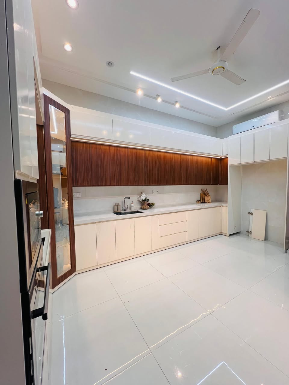 🌸🌹من أعمال معرض تينا للمطابخ والديكورات لهذا اليوم 🌸🌹

    💒 مطبخ خشبHDF 🇹🇷 ابواب بالون بريس 🇹🇷
                                    
             🌹مرمركوارتز طبيعي 🌹

       مازلنا  نقدم لكم ارقى الألوان 🎨

   والتصاميم 📐📏 العصرية الحديثة

مع كادر اجنبي ذو خبره عاليه📏

مع 🌹تينا تجدون كل ماهوه مميز 🌹
هدايه واكسسوارات مستمره🏩
❤️عنواننا ثقة ومحبة الزبون❤️

♥️اسرع مده في الانجاز♥️

👋 وداعاً للأشكال التقليدية للمطابخ 👋والديكورات 

 😍 وأهلاً بكل ما هو مميز وحصري 😍      

العنوان ☜ -ناصرية الشموخ مقابل مجمع تينا السكني 

للإستفسار الإتصال ☎ ***********  / واتساب او عبر مراسلة صفحة الفيسبوك.
https://t.me/taii_naa2022   رابط تليكرام
#تينا_للمطبخ_التُركي_الحديث
