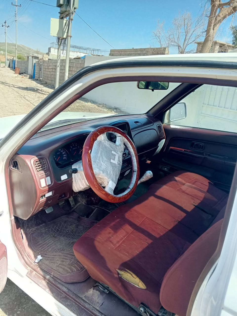 پیکاب نیسان 2008 تاك زۆر خاوێن سەنەوی تا ۲۷ نوێیە گێڕو مەکینەو تەبریت تەقەوڕەقە بەشەرت چوار تایەی لۆک
دوپارچەی ڕەشە بێ سبوخە 
*********** ڤایبر واتس ئەپ بەردەستە
