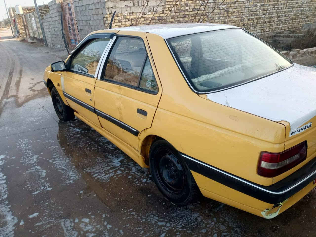 سلام عليكم اخوان بيجو 405 البيع 2010
سياره كشرهه مكينه كير خير من الله كهربائية شغاله دواخل شوفت العين سياره جاهزه. ملاحظه راعيهه ماندله اتكفلك من السرقه عشائرين و سنويه موجوده بيهه 
مكاني نجف 
رقم الماني نجف 
الوتساب *********** بس وتساب بي فقط 
السعر 17وبيه مجال 
ابيع اسويج
