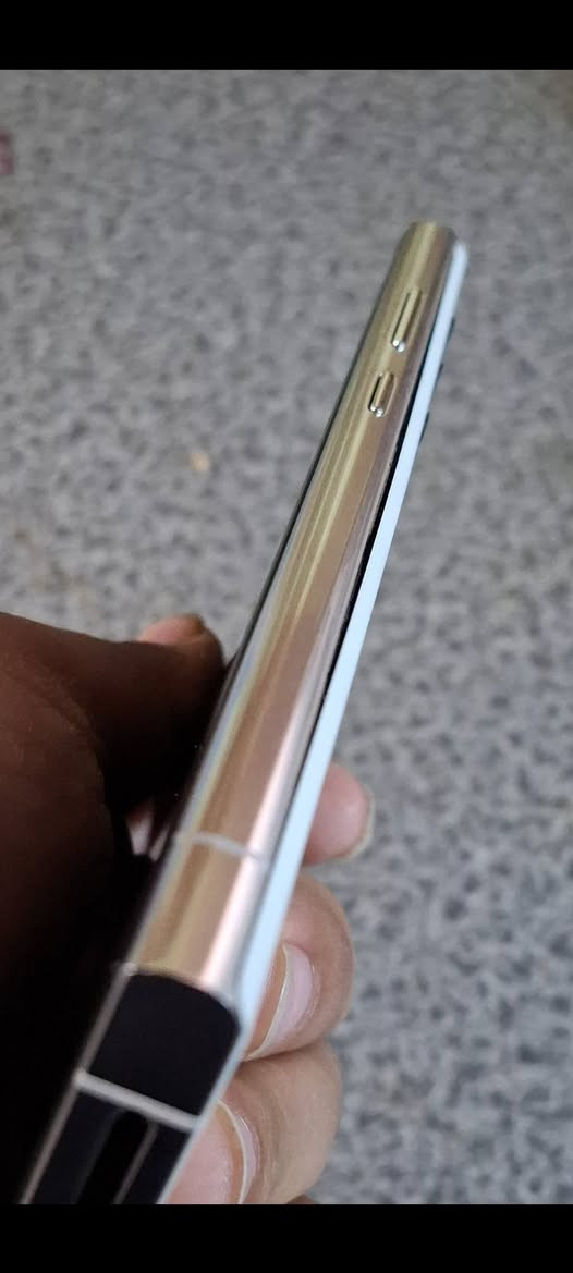 S22الترا
ذاكرة ٢٥٦
مستبدل شاشة وظهر
جهاز امريكي
السعر 350
***********
مكاني بغداد الشعب او اعظمية
