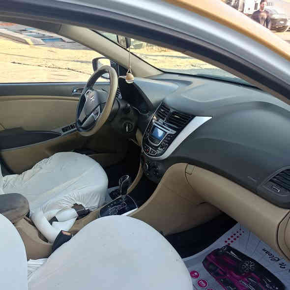 اسلام عليكم اخوان من رخصت الادمن عندي اكسنت موديل 15 خليجي سياره جاهزه واحد على واحد سونار موجود بل نشر مكينه جديد رقم بغداد تحويل مباشر هاتف ***********  / عنوان بغداد المشتل حي المعلمين قرب المجلس البلدي سعر 83 وبيه مجال
